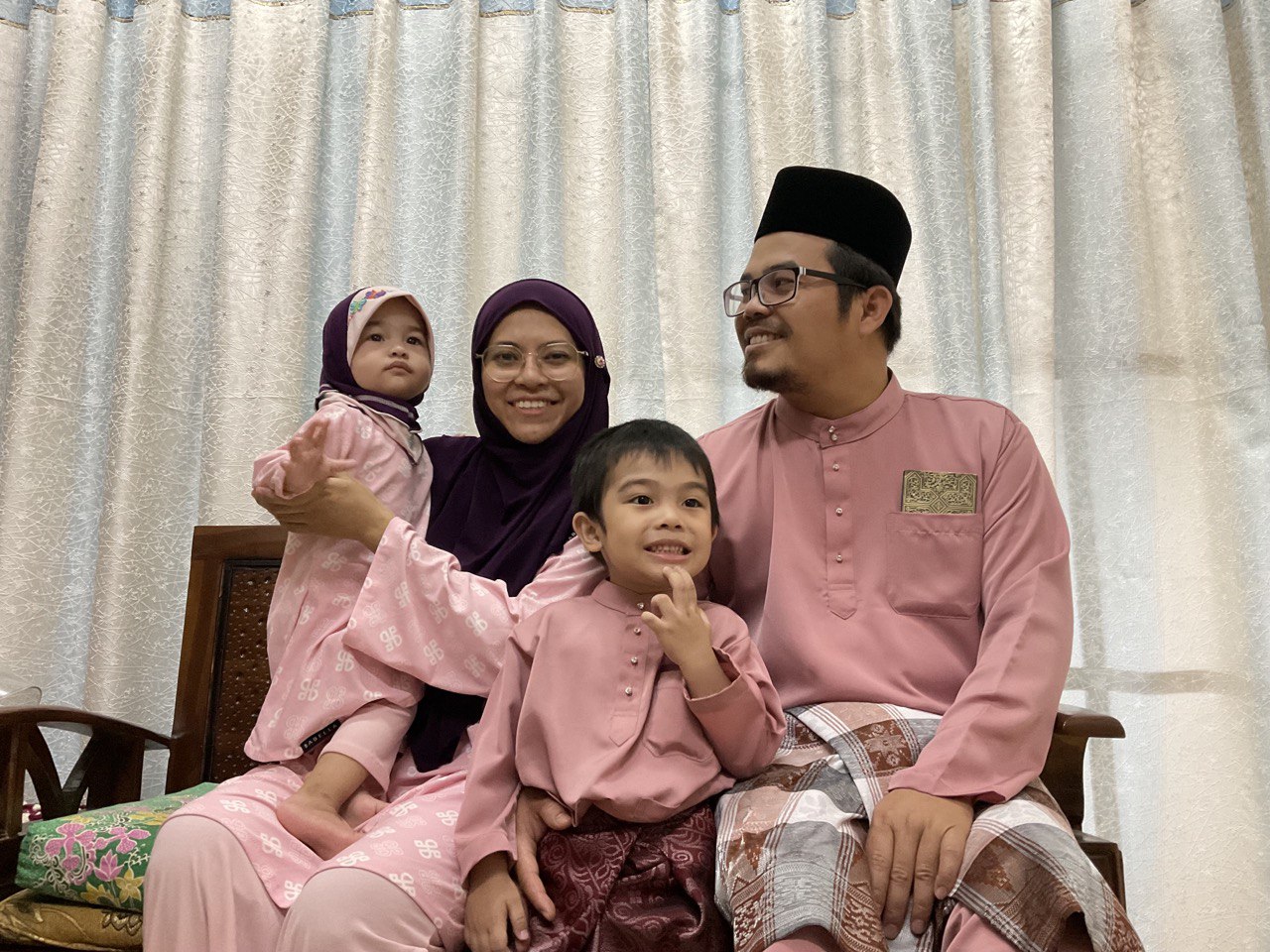 Kakngah's family